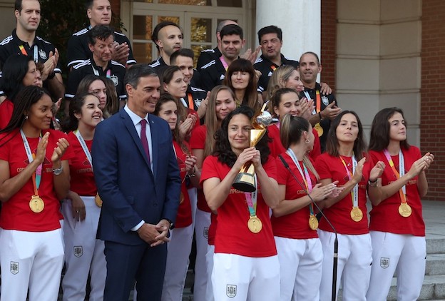 Il capo del governo spagnolo Pedro Sánchez: «Il bacio di Rubiales è un gesto inaccettabile»