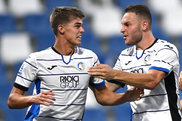 De Ketelaere ancora lui, un eurogol alla Cantona. L’Atalanta sta vincendo 2-1 a Genova