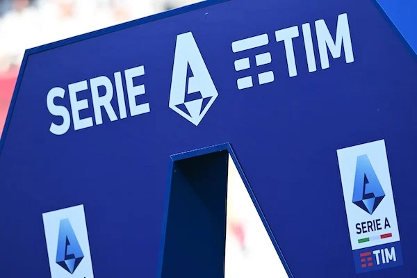 lega serie a sospeso per litigio l inter vuole giocare giovedì il napoli e le tv venerdì