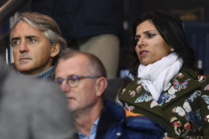 Gli sms della moglie di Mancini a Gravina sul contratto quattro giorni prima delle dimissioni (Gazzetta) item-thumbnail