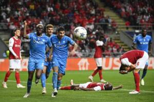 Ci vuole anche culo: il Napoli batte 2-1 il modestissimo Braga e oggi è grasso che cola item-thumbnail