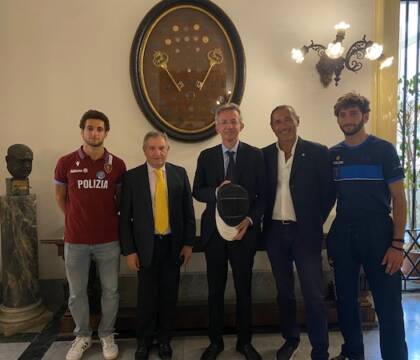 Scherma, cominciano al PalaVesuvio le gare degli europei giovanili Scherma, cominciano al PalaVesuvio le gare degli europei giovanili