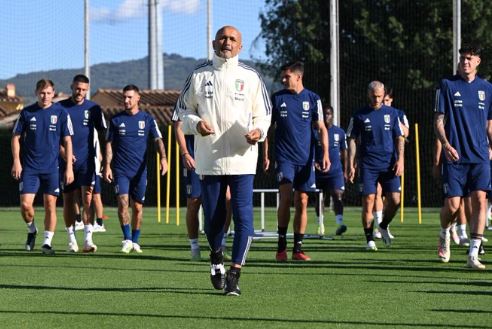 Italia, primo allenamento con Spalletti: la dedica a Vialli e il 4-3-3 provato in campo