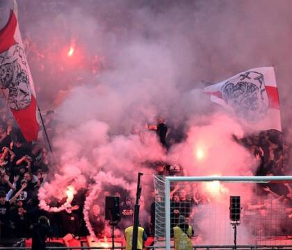 La sindaca di Amsterdam minaccia Ajax e ultras: «Se non la smettete, vieto le partite» La sindaca di Amsterdam minaccia Ajax e ultras: «Se non la smettete, vieto le partite»