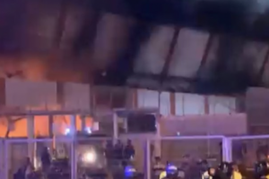 Incendio allo stadio dopo Taranto-Foggia: paura tra i tifosi, ma nessun ferito VIDEO item-thumbnail