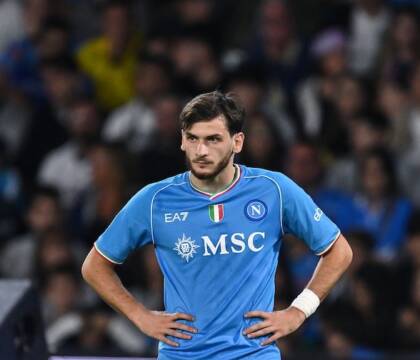 Kvara sul futuro: «Il Real è stata una passione dell’infanzia, ora sono concentrato sul Napoli» Kvara sul futuro: «Il Real è stata una passione dell’infanzia, ora sono concentrato sul Napoli»