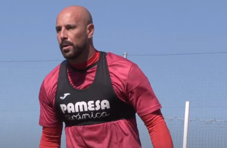L’impresa di Pepe Reina a 41 anni: al 92′ para il rigore decisivo contro il Rennes (As) L’impresa di Pepe Reina a 41 anni: al 92′ para il rigore decisivo contro il Rennes (As)