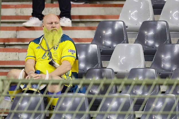 Il calcio eretico della Svezia: potere ai tifosi, stadi bollenti e niente var. E funziona (New York Times)