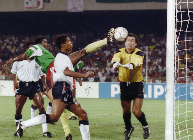 La moglie di Shilton non sapeva chi fosse Shilton. E nemmeno Maradona La moglie di Shilton non sapeva chi fosse Shilton. E nemmeno Maradona