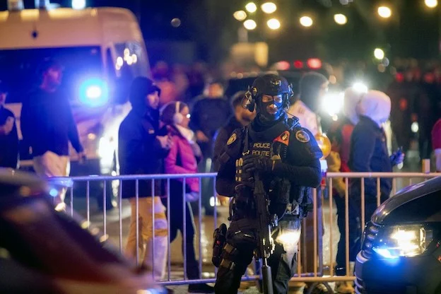 Il Messico scopre l’emergenza criminalità ad Oakland: assaltato un furgone della nazionale e rapinato un giornalista Il Messico scopre l’emergenza criminalità ad Oakland: assaltato un furgone della nazionale e rapinato un giornalista