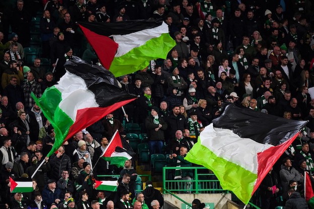 Celtic multato dalla Uefa (circa 20mila euro) per gli striscioni e le bandiere pro-Palestina