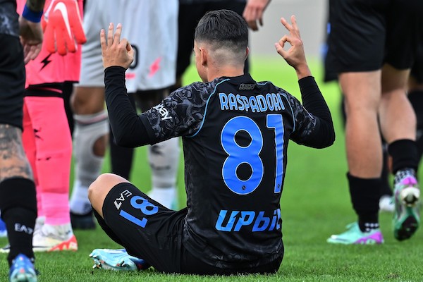 Raspadori (costa 40 milioni) o Gudmundsson, l’Inter cerca l’attaccante di riserva (Corsport)