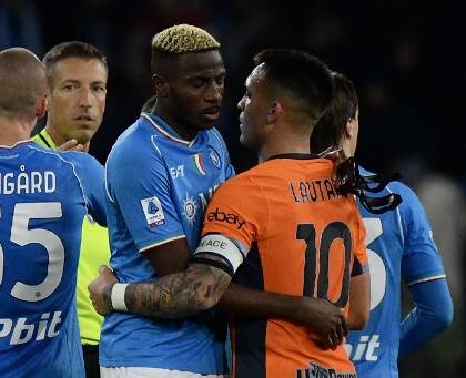Parliamo di Napoli Inter, di come nasce il gol di Calhanoglu, lasciamo stare gli arbitri Parliamo di Napoli Inter, di come nasce il gol di Calhanoglu, lasciamo stare gli arbitri