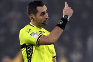 12 cartellini per Colombo in Roma-Napoli, a -1 dal record della Serie A item-thumbnail
