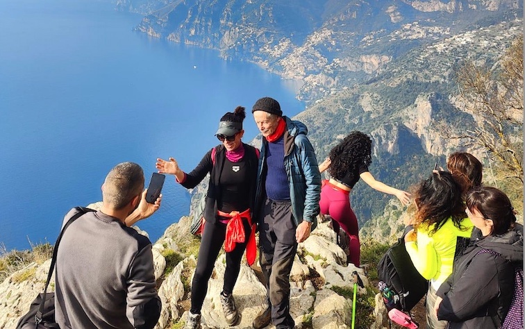 Erri De Luca: «Sul Vesuvio con mio padre scoprii che le montagne non sono inaccessibili»