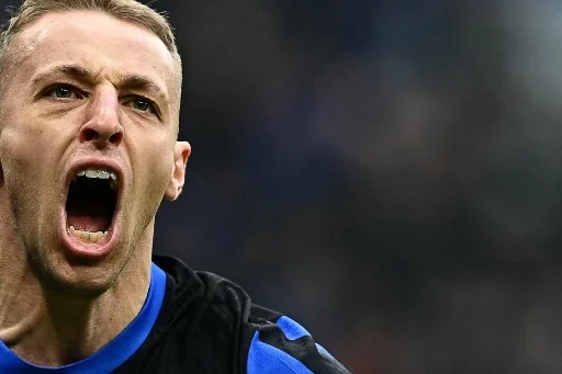 Pedullà avverte: «Cedere Frattesi o Pellegrini a una rivale? Un suicidio calcistico » Pedullà avverte: «Cedere Frattesi o Pellegrini a una rivale? Un suicidio calcistico »