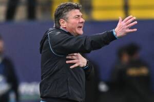 Mazzarri eretico: si ribella al dogma del 4-3-3, schiera il Napoli col 5-4-1 e vince in contropiede item-thumbnail