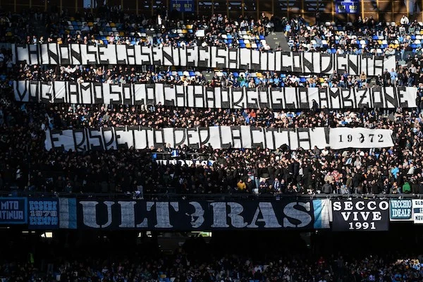 Napoli-Salernitana Napoli Striscione Tifosi Curva B