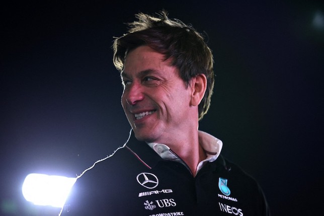 Quel dilettante di Toto Wolff… De Laurentiis avrebbe sbattuto Hamilton in tribuna per tutto il Mondiale