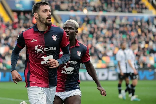 Sarà il Cagliari a sfidare il Napoli al Maradona (a dicembre) negli ottavi di finale di Coppa Italia