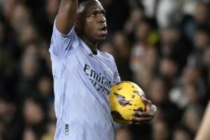 Vinicius condanna il razzismo al Bernabéu: “Quanto è successo, è deplorevole” item-thumbnail