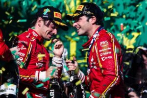 Ferrari, in Cina scintille tra Leclerc e Sainz. Vasseur: «L’importante è finire le gare» (La Stampa) item-thumbnail