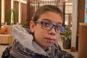 Faustino Oro ha 10 anni, e ha battuto il numero 1 del mondo degli scacchi: tre anni fa non sapeva giocare item-thumbnail