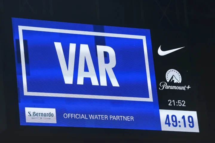 Var Atletico-Barcellona Michele arbitra audio Var Rocchi bussata carrozzina Caso Rocchi