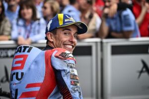 Valentino Rossi: «Se sanguini, Marquez morde più forte, Bagnaia gli ha dimostrato chi è più forte» item-thumbnail