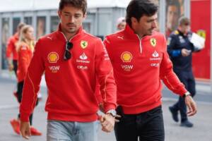Sainz il precestinato va più forte di Leclerc il predestinato, imbarazzo alla Ferrari (Corsport) item-thumbnail