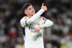 Valverde: «Bielsa ti uccide fisicamente e mentalmente. Ancelotti e Zidane emanano buone vibrazioni» item-thumbnail
