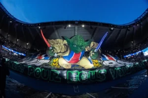 Psg-Barcellona cori omofobi stadio