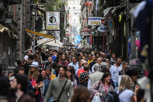 napoli 232 morta come barcellona in nome del turismo huffington post spagna