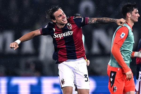 La curva Juventus grida “Mister Allegri” mentre il Bologna sommerge di gol la Juve di Montero