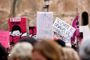 violentata violenza donne Udinese