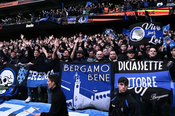 Bergamo, sradicata la quercia donata dall’Athletic Bilbao. L’assessore allo Sport: “È una sconfitta per tutti” Bergamo, sradicata la quercia donata dall’Athletic Bilbao. L’assessore allo Sport: “È una sconfitta per tutti”