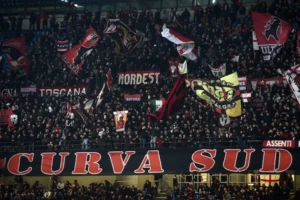 Fedez Ultras milan Napoli Ultrà inchiesta ultras Curva Sud Lucci