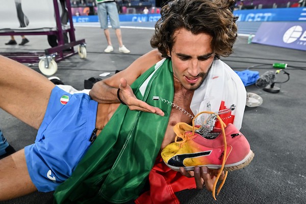 Tamberi: «Quando ho visto la Curva Sud piena, ho pensato: “Sono venuti qui per me”» Tamberi: «Quando ho visto la Curva Sud piena, ho pensato: “Sono venuti qui per me”»