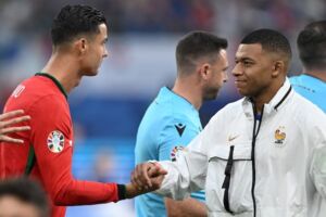 Che imbarazzo Ronaldo che si ostina a dirci che lui è il migliore, è sgradevole (El Paìs) item-thumbnail