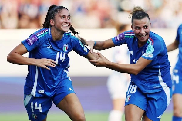 al via l8217europeo femminile di calcio stadi pieni fatturato record un business che in italia non attecchisce