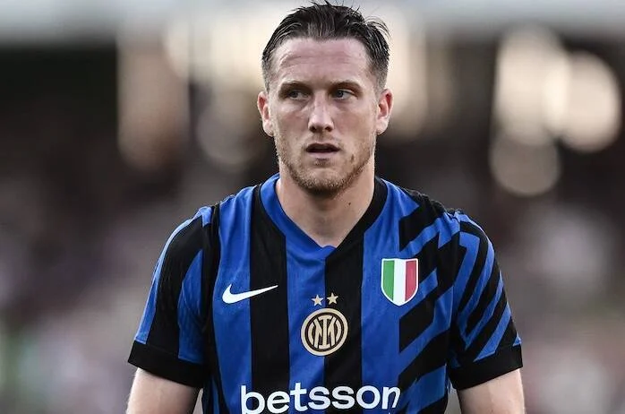 La Gazzetta fa a pezzi Zielinski: per Sarri aveva i colpi di di De Bruyne, all’Inter è stato come Godot La Gazzetta fa a pezzi Zielinski: per Sarri aveva i colpi di di De Bruyne, all’Inter è stato come Godot