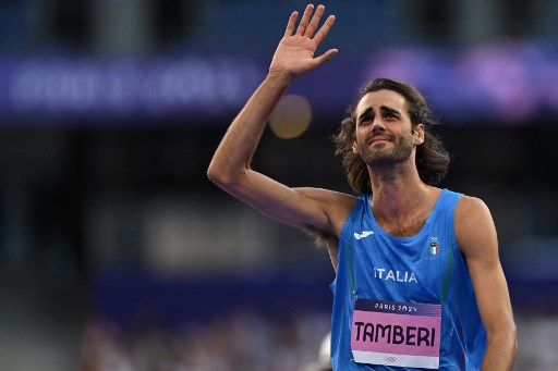 Tamberi torna a vincere e risponde alle critiche: «Aspetta, finisco il bicchiere d’acqua della giornata» Tamberi torna a vincere e risponde alle critiche: «Aspetta, finisco il bicchiere d’acqua della giornata»