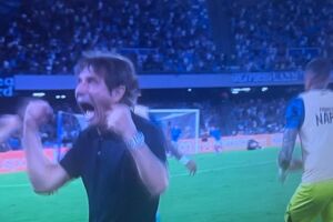 Conte: «Sono i miei primi tre punti da allenatore del Napoli al Maradona. Mi sono emozionato, ci tenevo tantissimo» item-thumbnail