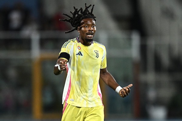 La Juventus pareggia 2-2 col Brest. Si vede la mano di Thiago Motta e pure la difesa alta alla Maifredi La Juventus pareggia 2-2 col Brest. Si vede la mano di Thiago Motta e pure la difesa alta alla Maifredi