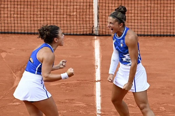 Le regine di Roma: Errani Paolini conquistano gli Internazionali. Battuta Mertens/Kudermetova 6 4, 7 5 Le regine di Roma: Errani Paolini conquistano gli Internazionali. Battuta Mertens/Kudermetova 6 4, 7 5