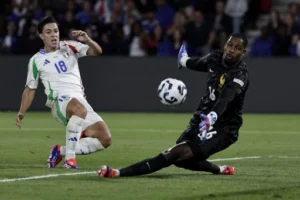 Italia Raspadori Spalletti pausa