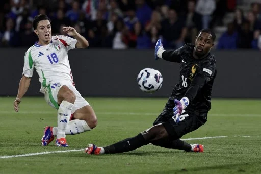 Italia Raspadori Spalletti pausa