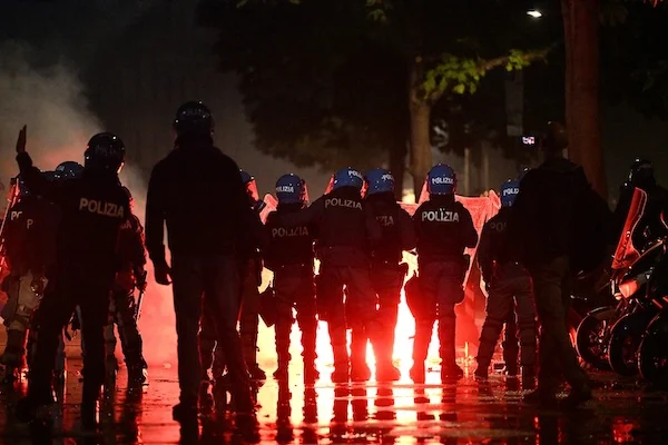 gli ultr224 del basket eludono i controlli sul daspo come nel calcio repubblica