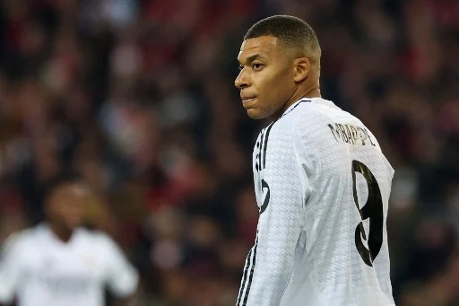 Mbappé rifiutò di portare la fiamma olimpica a Parigi 2024: voleva essere lui ad accendere il braciere