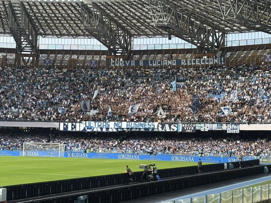 Ultras Napoli striscione Ultras no business Napoli-Lecce